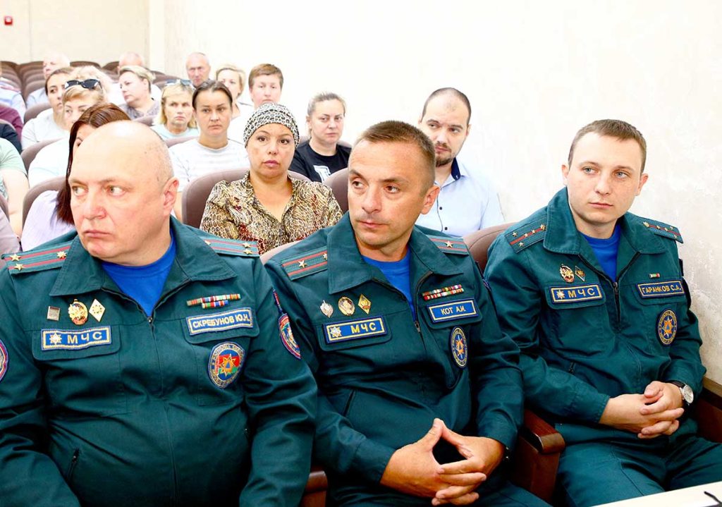 Климовчанам вручены награды за спасение человека на пожаре