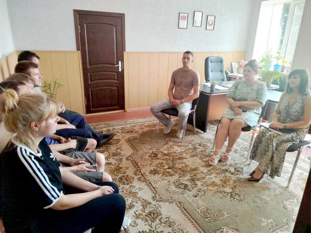 Какую работу выполняют молодые специалисты сельхозорганизаций Климовщины
