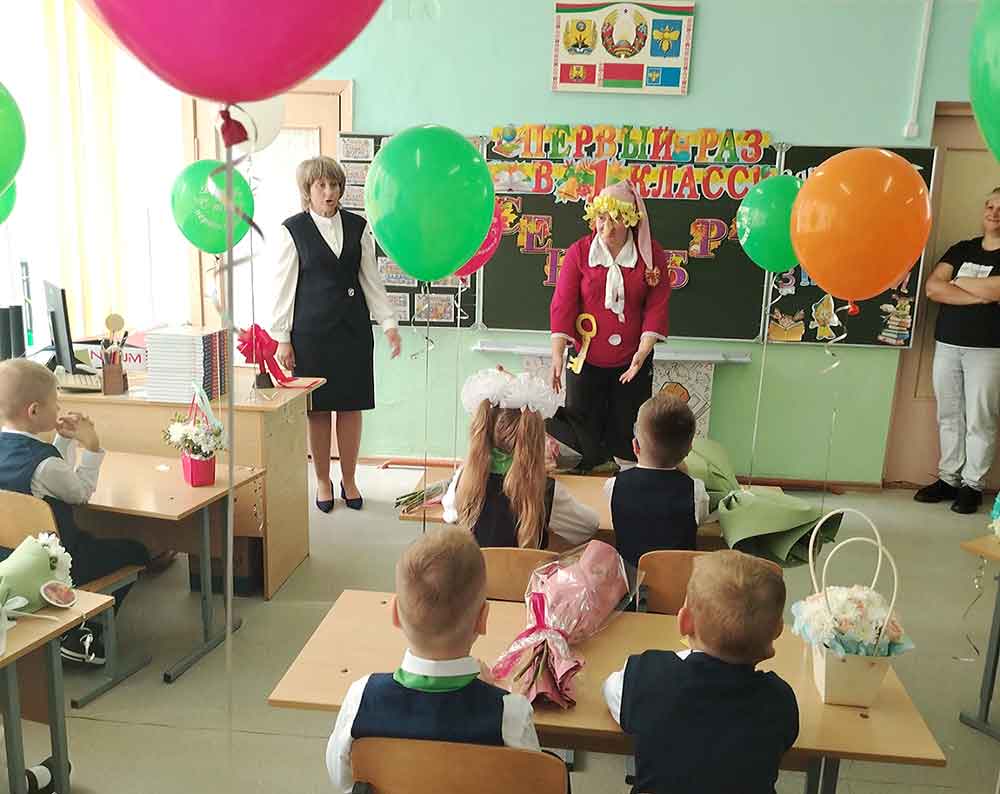 В Климовичской районной гимназии первоклашки встретились с Буратиной