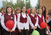 В Климовичском районе первого сентября за парты сели 2130 ребят