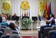 Глава района Виктор Пугач провел аппаратное совещание с руководителями организаций Климовичского района