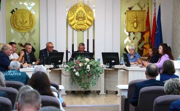 Глава района Виктор Пугач провел аппаратное совещание с руководителями организаций Климовичского района Главная