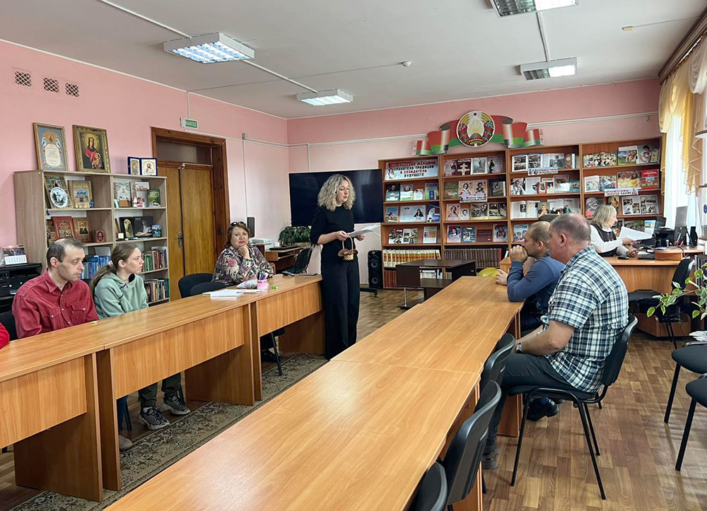 В центральной районной библиотеке прошла тематическая встреча ко Дню народного единства
