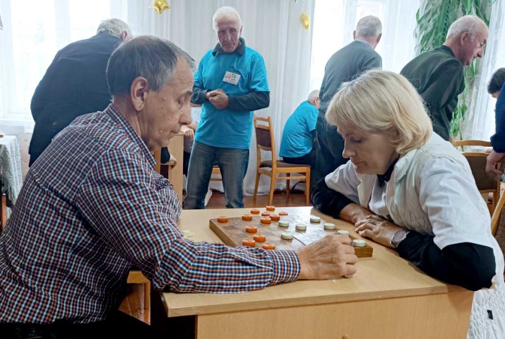 Команда Климовичского РЦСОН стала абсолютным чемпионом зонального шахматно-шашечного турнира в Черикове