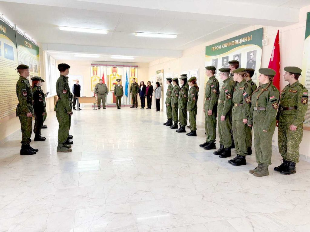 В военно-патриотическом клубе «За Родину!» новобранцы приняли присягу