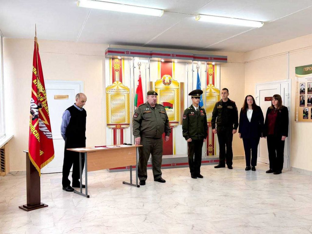 В военно-патриотическом клубе «За Родину!» новобранцы приняли присягу