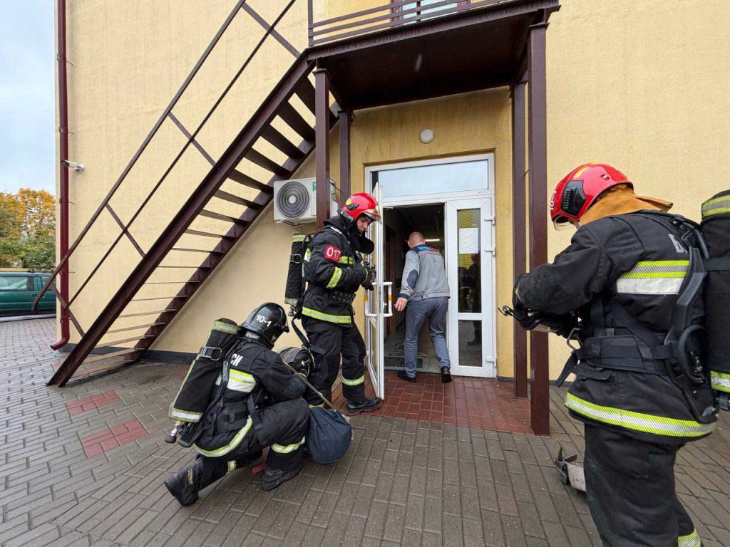 В Климовичах спасатели и работники ПУ «Климовичигаз» провели совместные учения