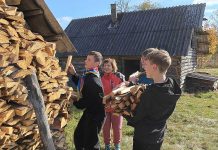Молодежь за безопасность: климовичские волонтеры и спасатели помогают пенсионерам