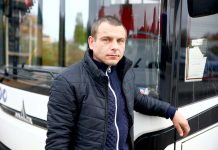 «Главное — уважать друг друга»: история водителя автобуса и многодетного отца из Климовичей